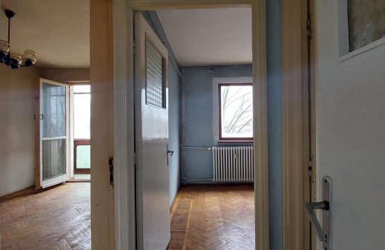 Apartament cu 4 camere de renovat